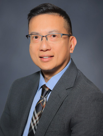 Fernando Vinzons headshot